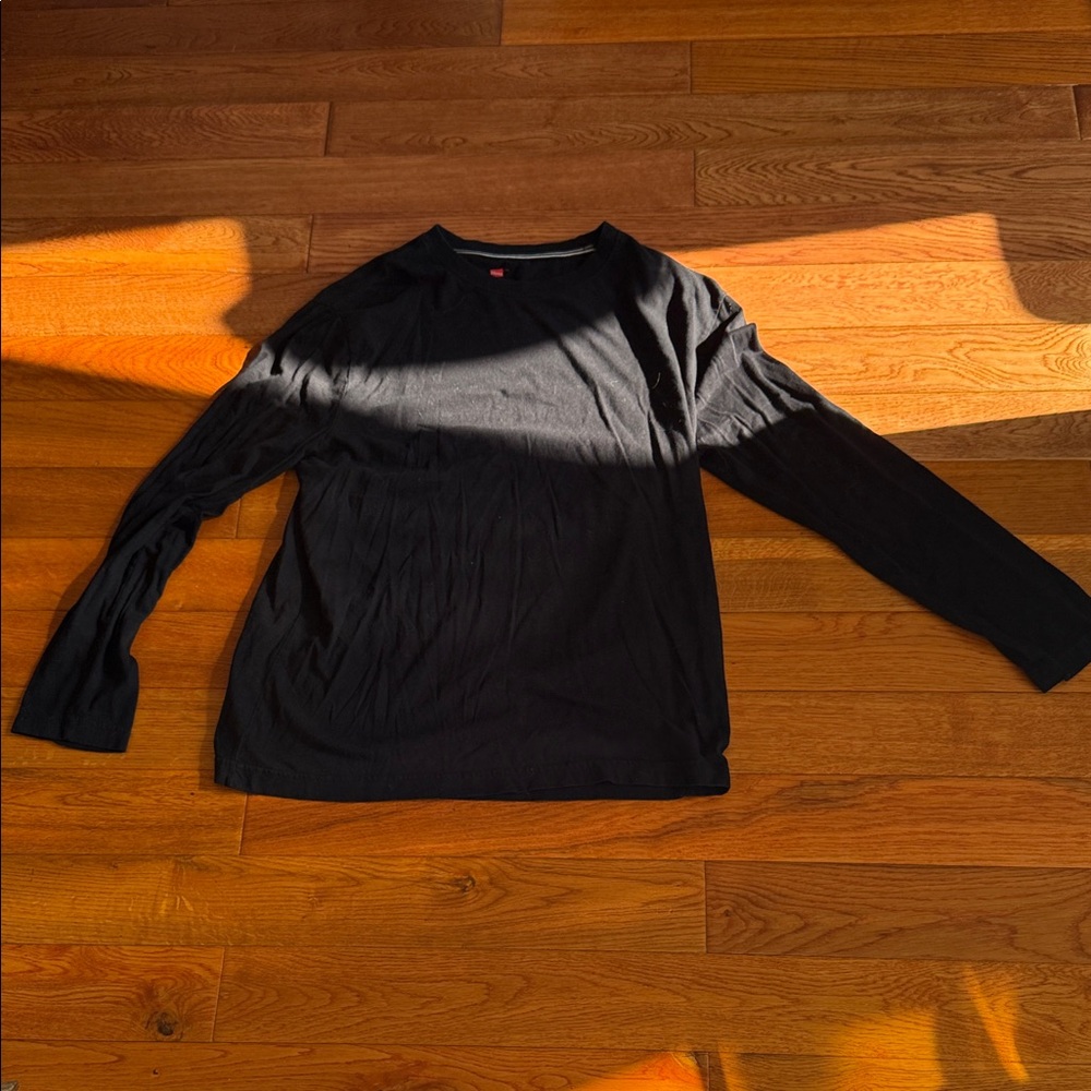 Hanes Black Crew Neck Shirt